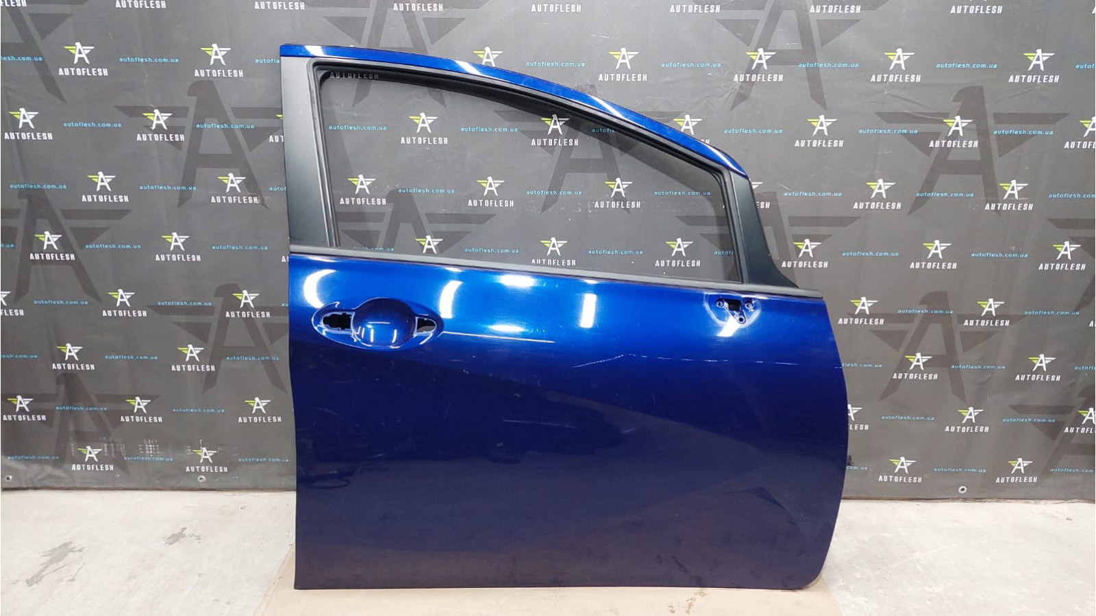 Дверь передняя правая H01003VVMA, код краски: RBN (INK BLUE) Nissan Note E12 бу Дверь передняя правая H01003VVMA, код краски: RBN (INK BLUE) Nissan Note E12 бу